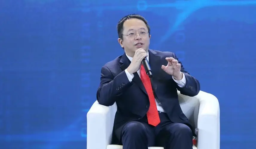 周鸿祎宣布计划售出迈巴赫车型,寻求国产新能源智能汽车体验