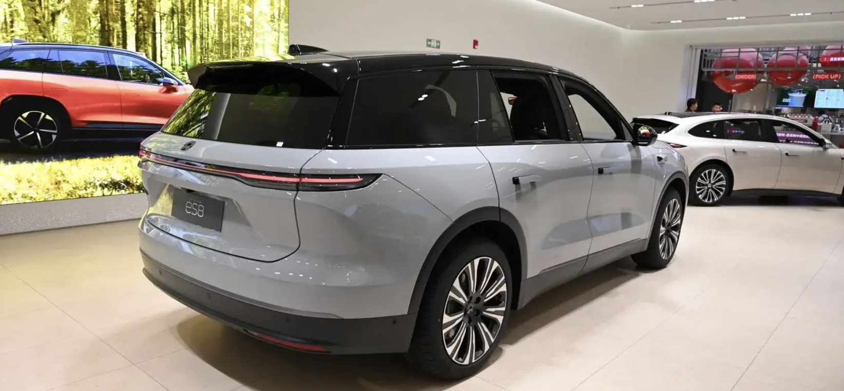 科大讯飞董事长刘庆峰分享购买蔚来汽车的原因：性能卓越且加速迅猛