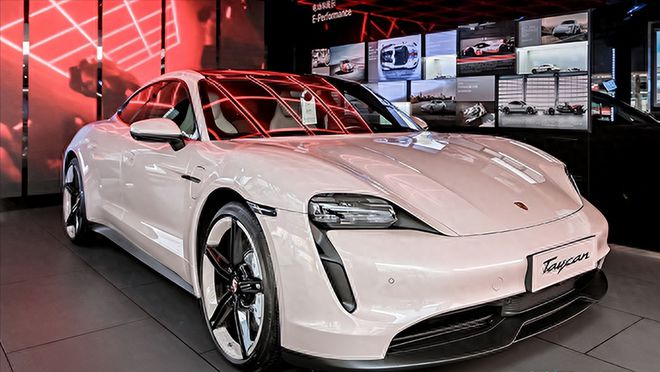 保时捷中国销量暴跌,门店大打折扣推出10万元优惠券