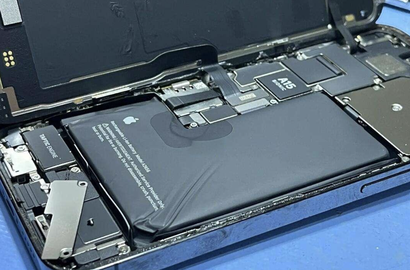 苹果回应iPhone13电池鼓包问题:老化与高温为主要原因