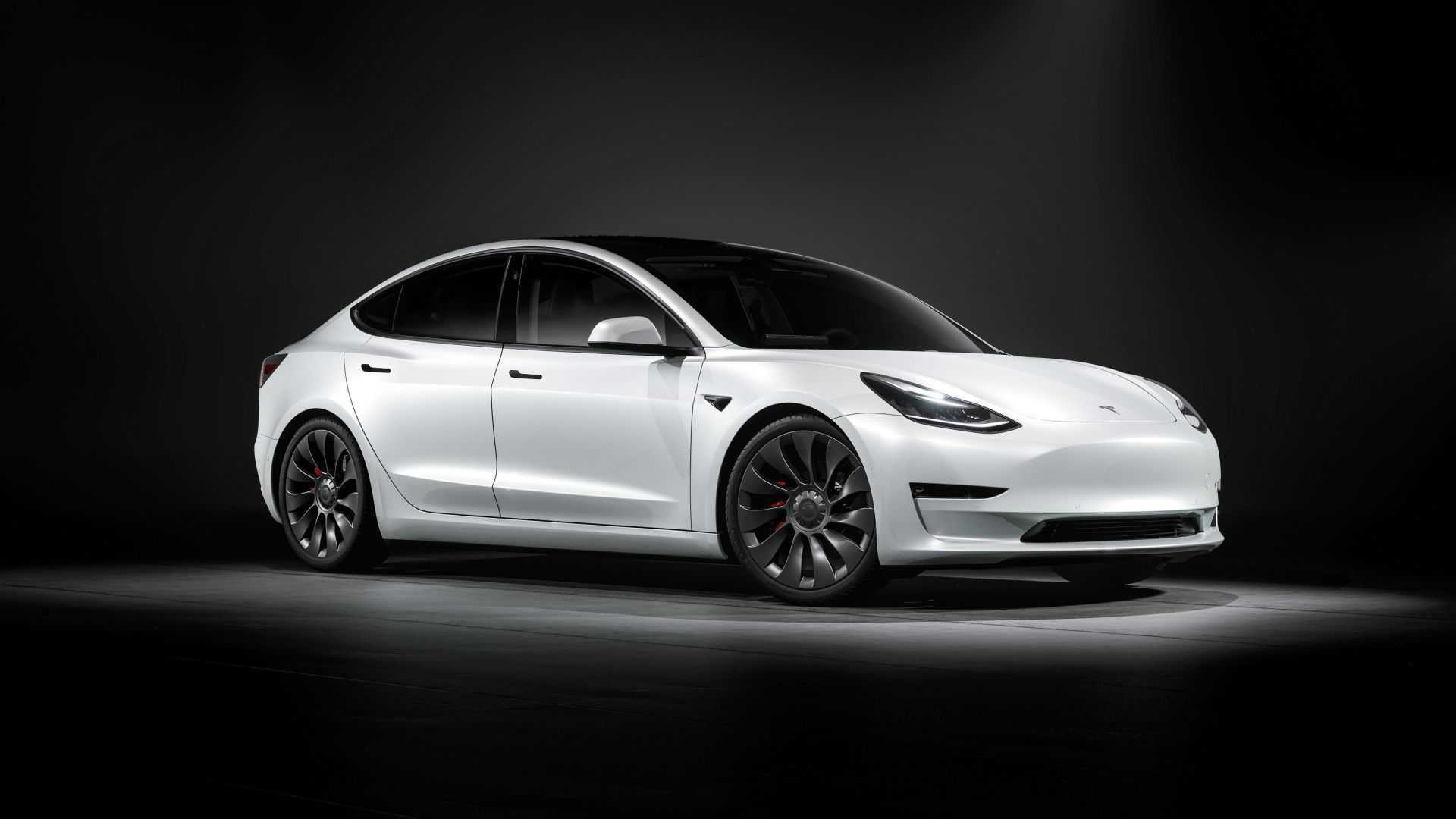 欧盟关税重击:特斯拉Model 3在欧洲多国价格飙升
