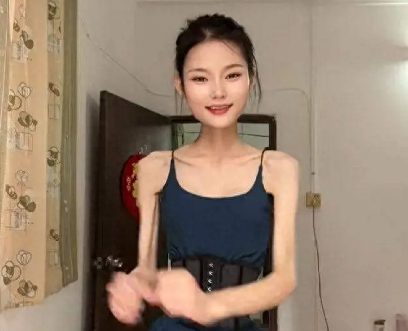广东女生身高1米6体重50斤仍坚持减肥:网友质疑真实性引热议