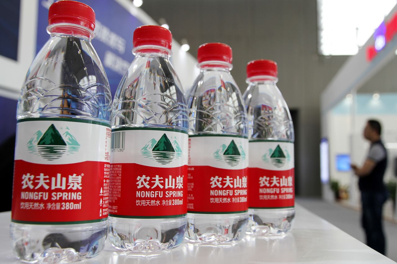 农夫山泉回应溴酸盐含量争议:符合标准并要求检测机构道歉