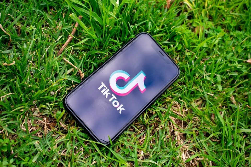扎克伯格难受了!美国前总统特朗普重申支持TikTok以促进竞争