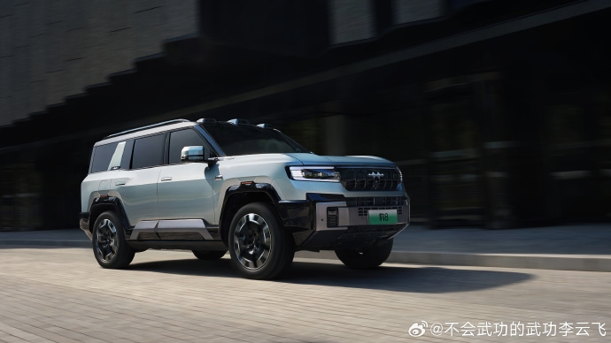 比亚迪方程豹与华为乾坤智驾强强联手,首款合作车型“豹8”亮相
