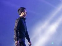 科技晨报:谷歌重启AI眼镜项目,东方甄选人均年薪84万,蔚来聚焦汽车主业