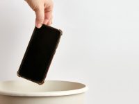 告别iPhone：我与智能手机的依赖关系及价值观转变