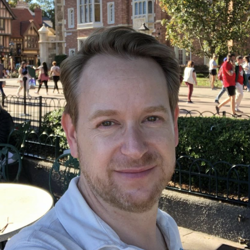 洛杉矶Waymo无人车惊现藏匿男子，自动驾驶安全引新担忧